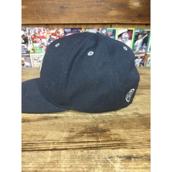 Top Of The World University Of Connecticut SnapBack Hat Cap UConn Basketball - Picture 2 of 6